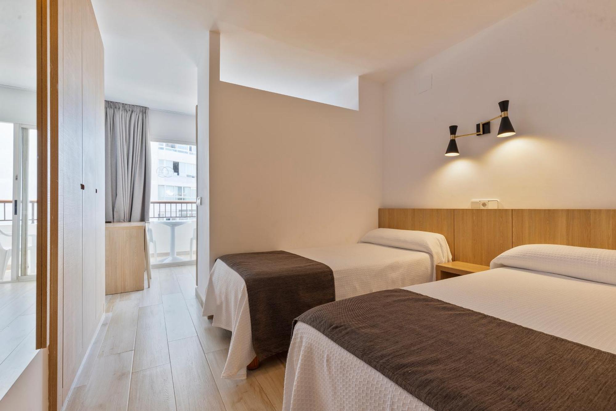 Sunside Ibiza Studios - Only Adults- Formerly Known As Central Park San Antonio  Eksteriør bilde