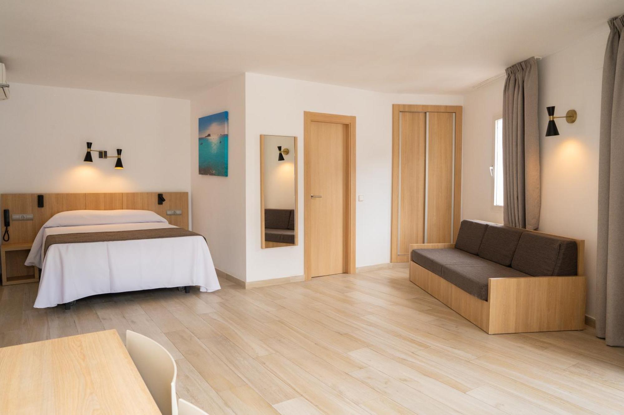 Sunside Ibiza Studios - Only Adults- Formerly Known As Central Park San Antonio  Eksteriør bilde