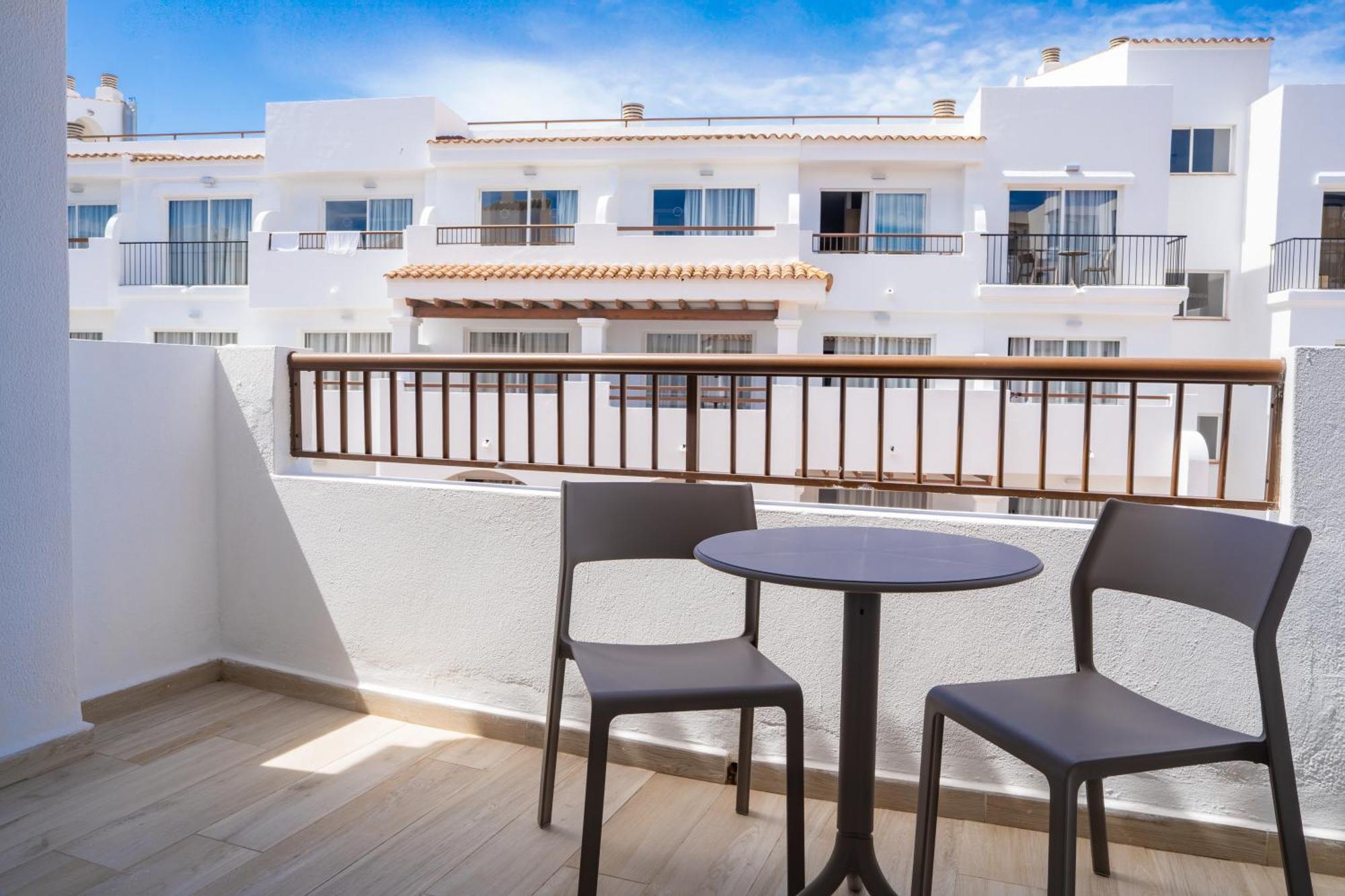 Sunside Ibiza Studios - Only Adults- Formerly Known As Central Park San Antonio  Eksteriør bilde