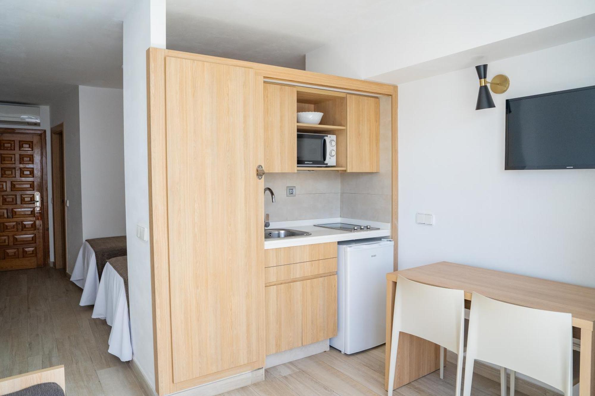 Sunside Ibiza Studios - Only Adults- Formerly Known As Central Park San Antonio  Eksteriør bilde